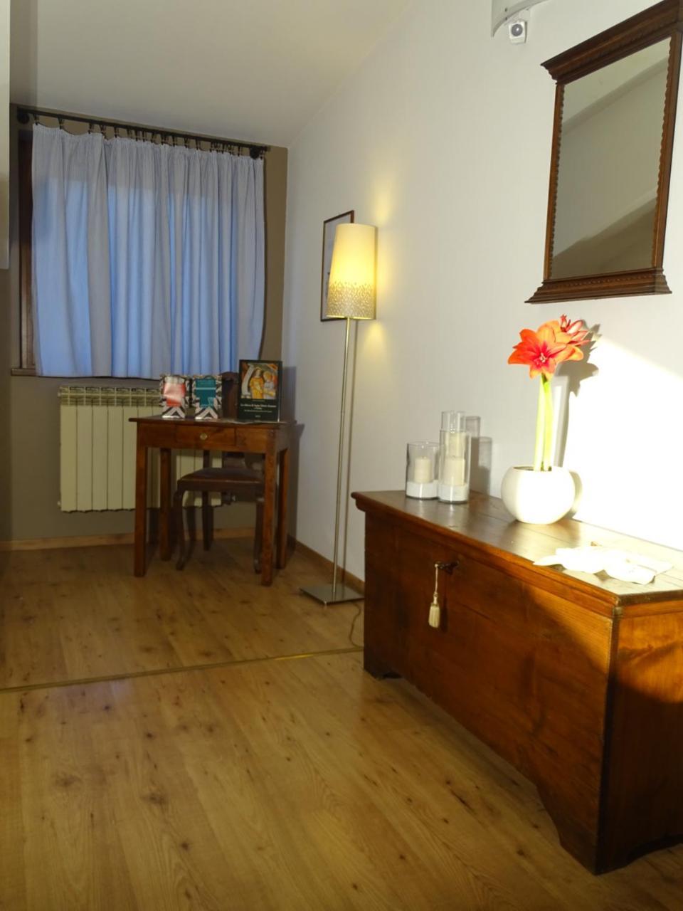 La Casa Di Clara Bed & Breakfast Esine Eksteriør bilde