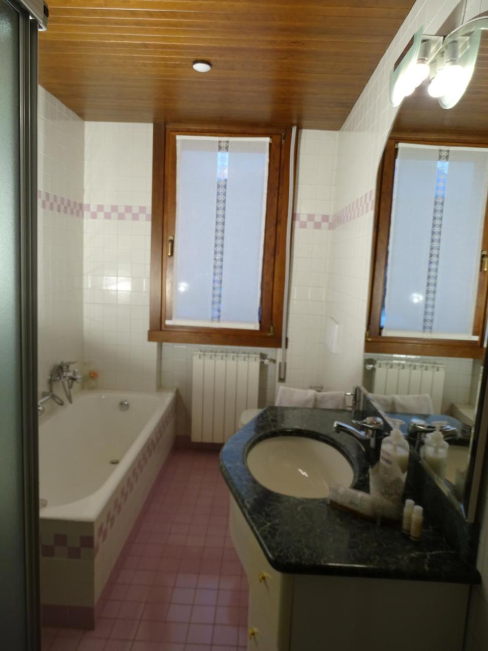 La Casa Di Clara Bed & Breakfast Esine Eksteriør bilde